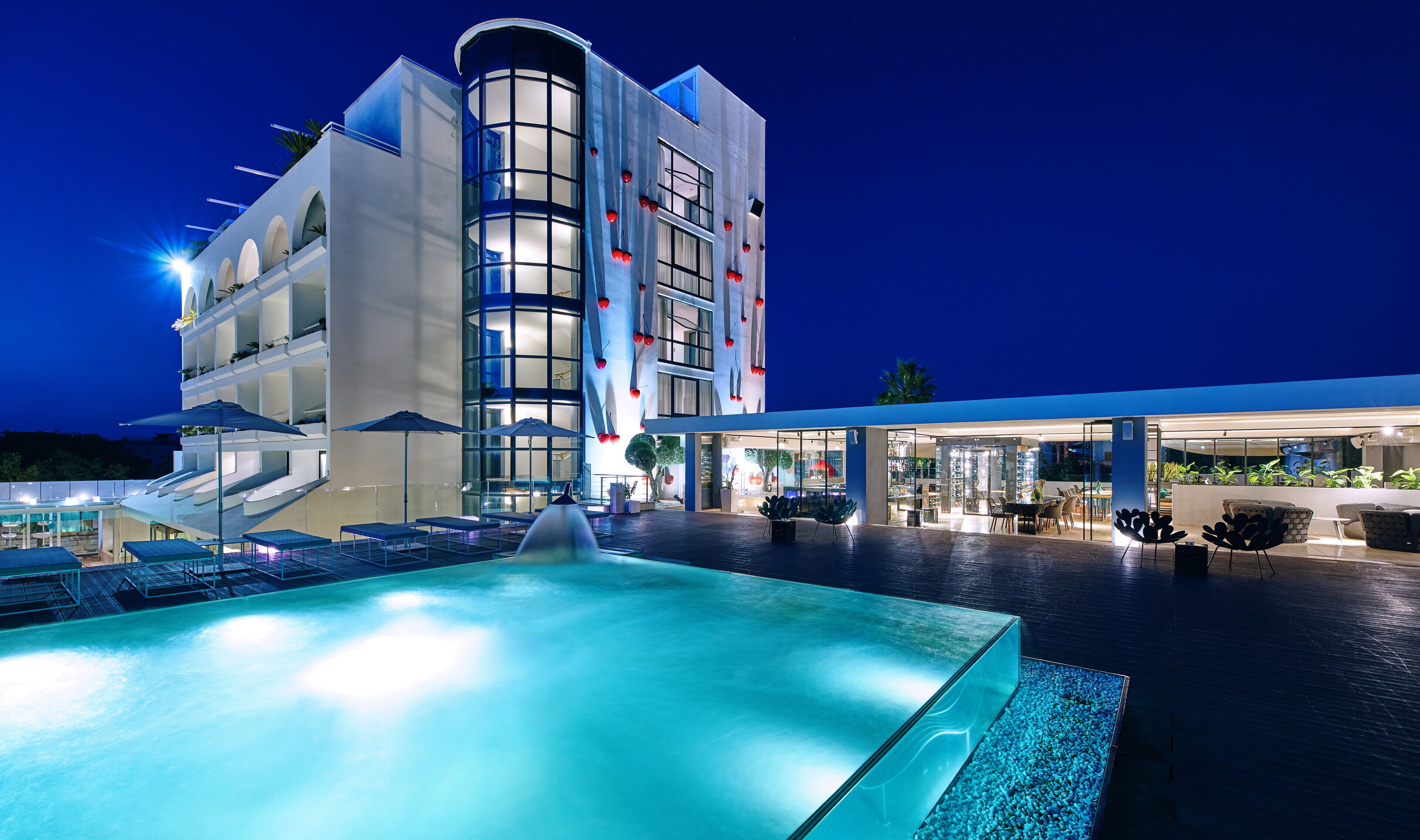 Vista frontal de la propiedad