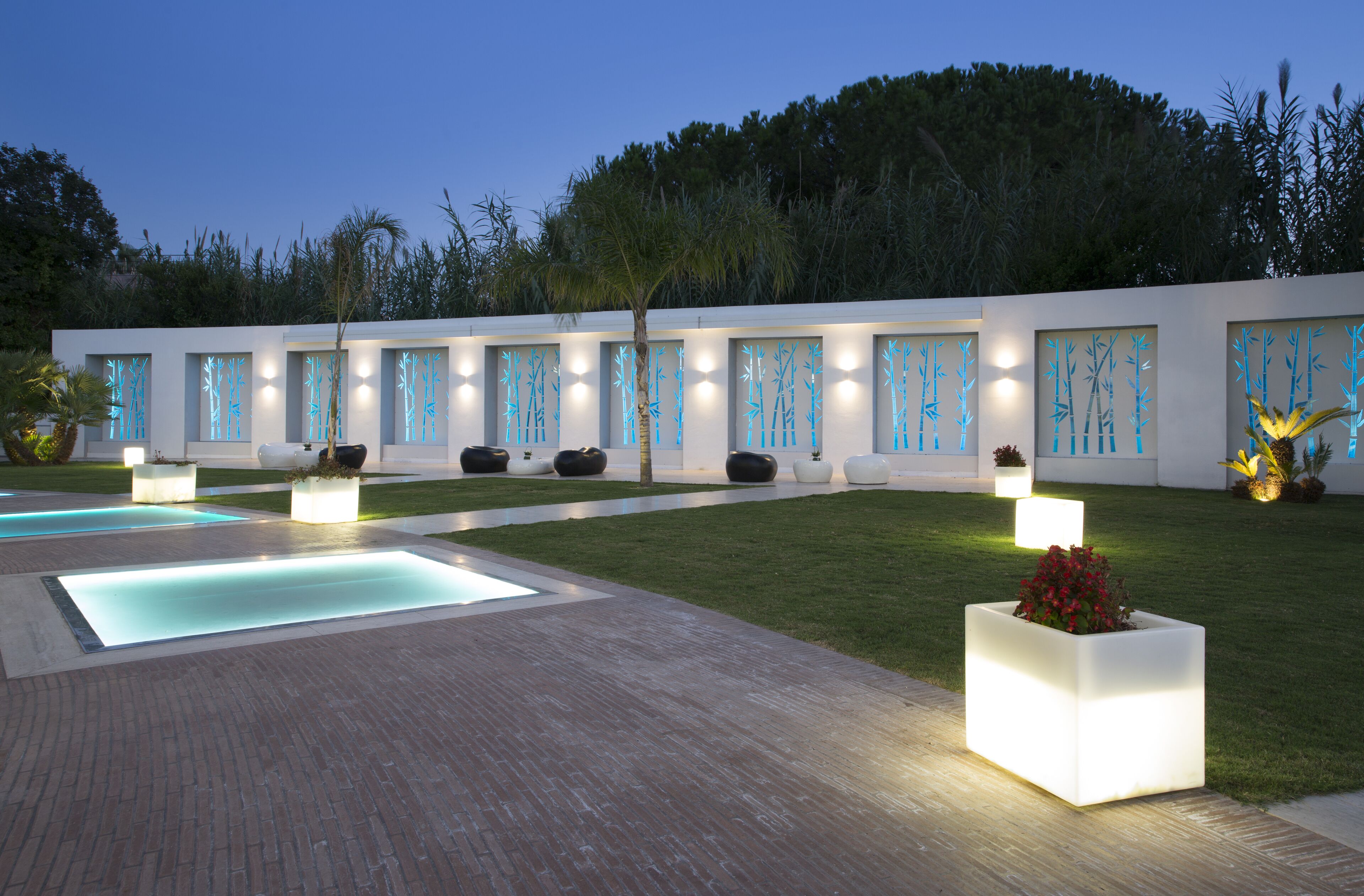 2 outdoor pools, pool umbrellas, pool loungers