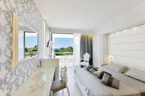 Premium bedding, minibar, in-room safe, desk - Mec Paestum Hotel (Capaccio-Paestum)