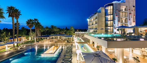 Vista frontal de la propiedad