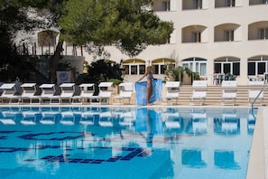2 outdoor pools, pool umbrellas, sun loungers