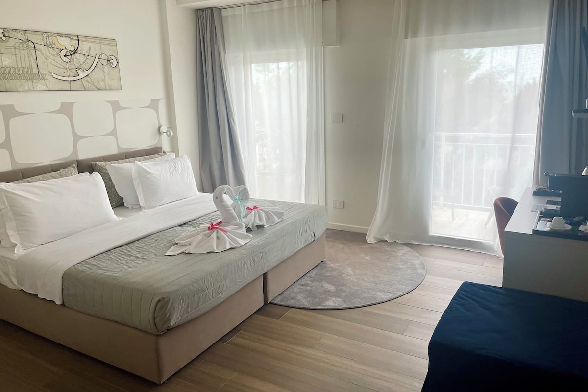 Phòng Superior, quang cảnh bãi biển, tầng lửng | Bộ đồ giường cao cấp, minibar, két bảo mật tại phòng, bàn