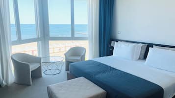Chambre Double Deluxe, vue mer | Literie de qualité supérieure, minibar, coffres-forts dans les chambres