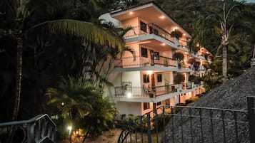 Suite Two Bedroom | Terraza o patio
