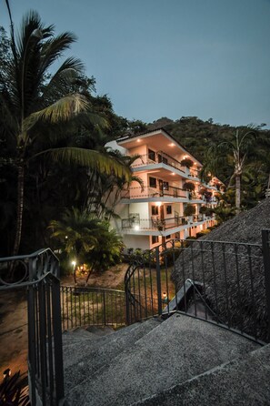 Suite Two Bedroom | Terraza o patio