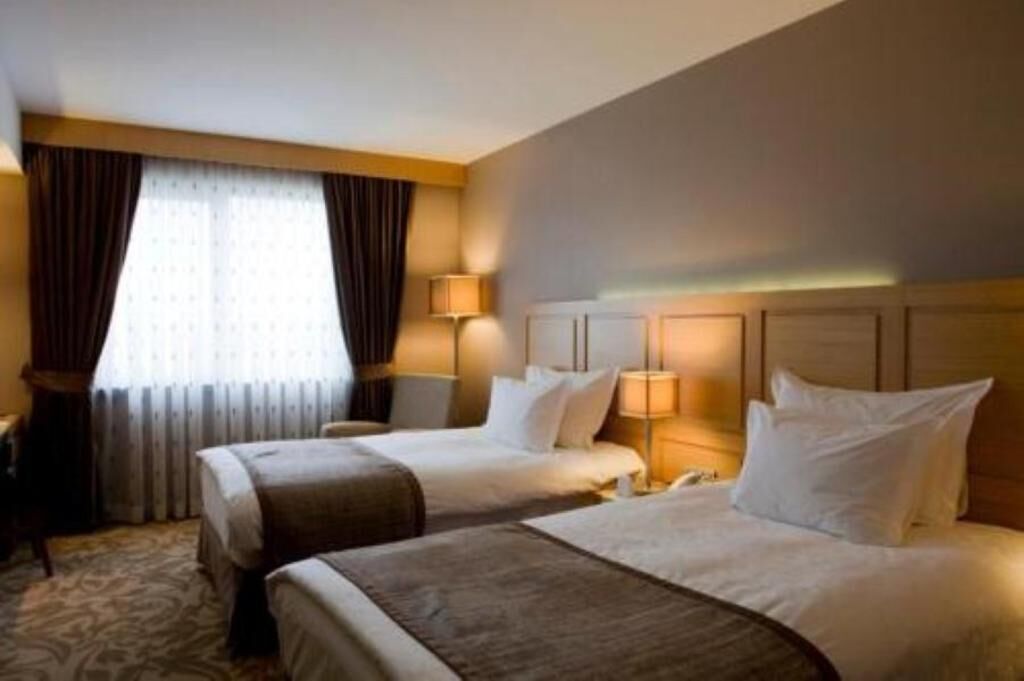 Down comforters, minibar, in-room safe, desk
