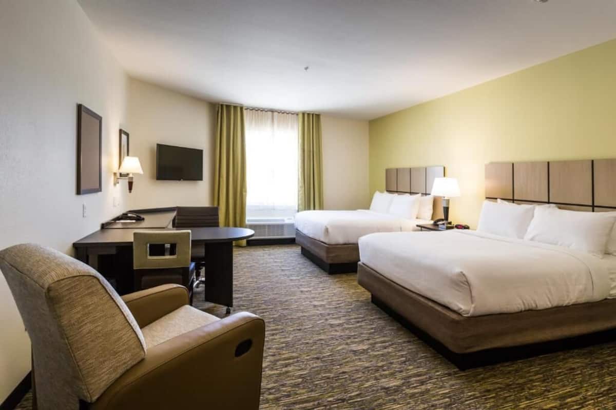 Studio Suite, 2 Twin Beds | In-room safe, desk, laptop workspace, blackout drapes