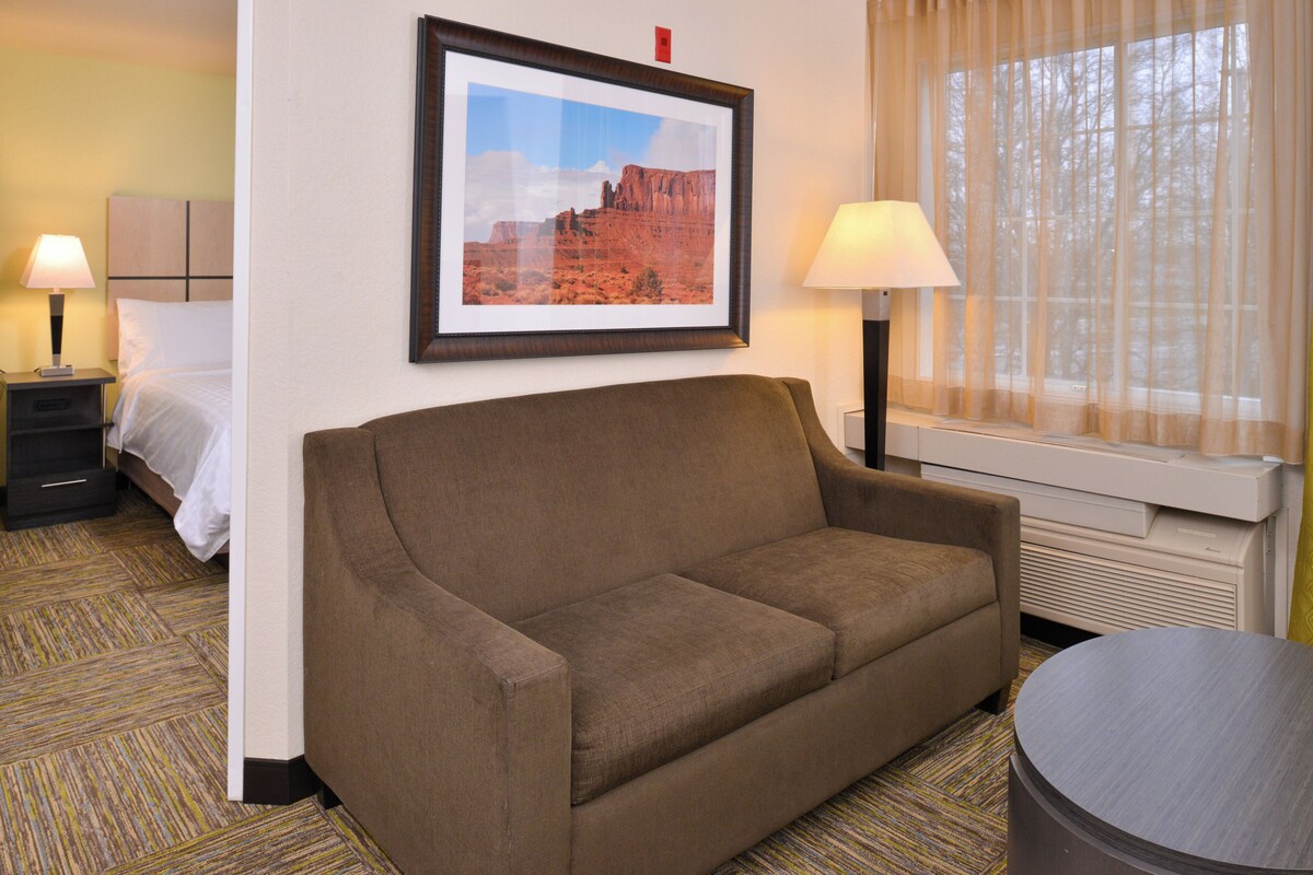 Suite, 1 Bedroom | In-room safe, desk, laptop workspace, blackout drapes