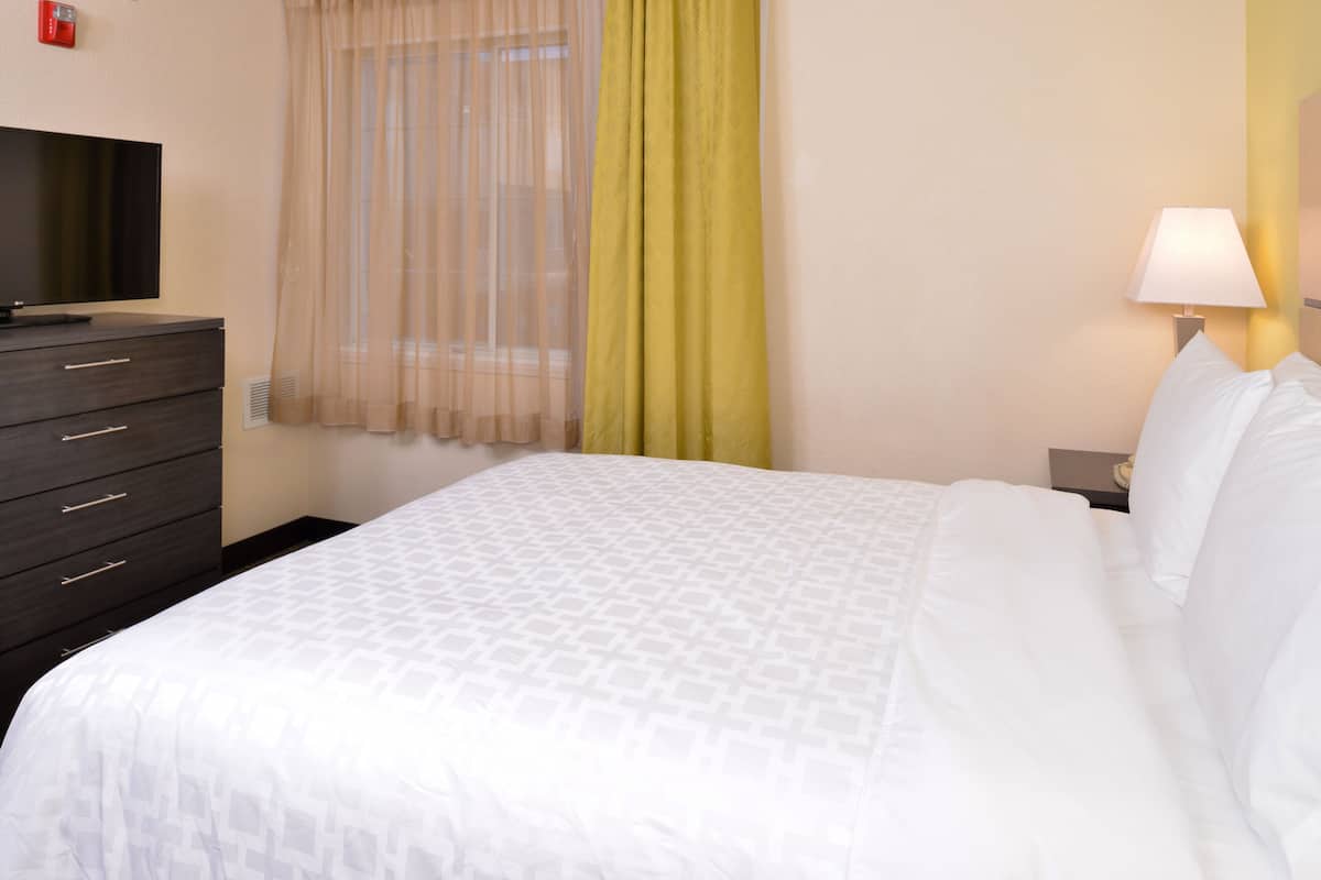 In-room safe, desk, laptop workspace, blackout drapes