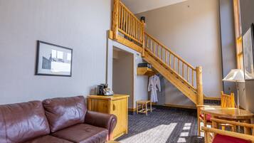 Dobbeltrom, 1 kingsize-seng, balkong | Sengetøy av topp kvalitet, safe på rommet og individuelt dekorert