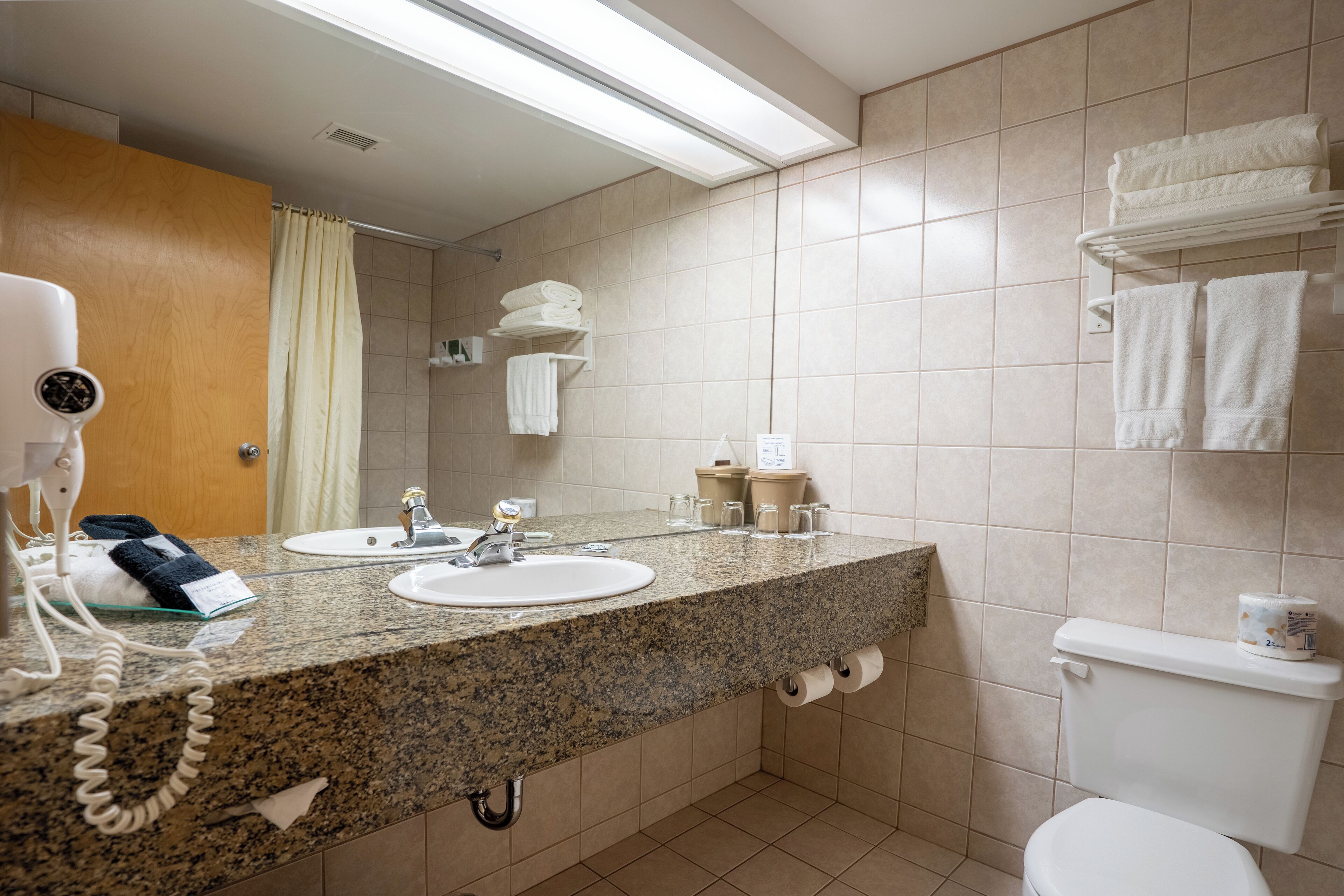 Habitación (Room Selected at Check-In / Non-Pet) | Baño