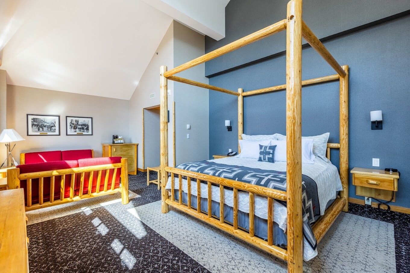 Suite, 1 King Bed (Brewster)