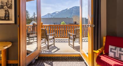 Brewster Mountain Lodge