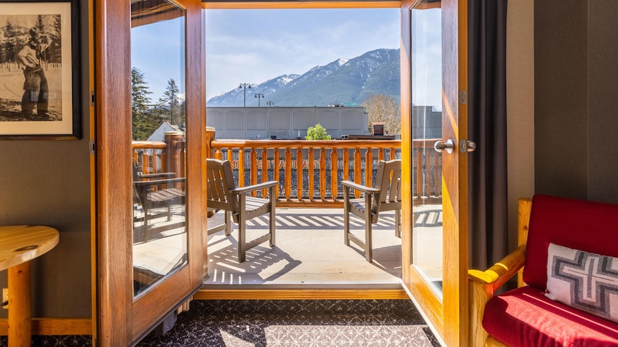 Brewster Mountain Lodge