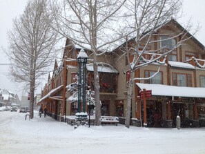 Exterior - Brewster Mountain Lodge (Banff)