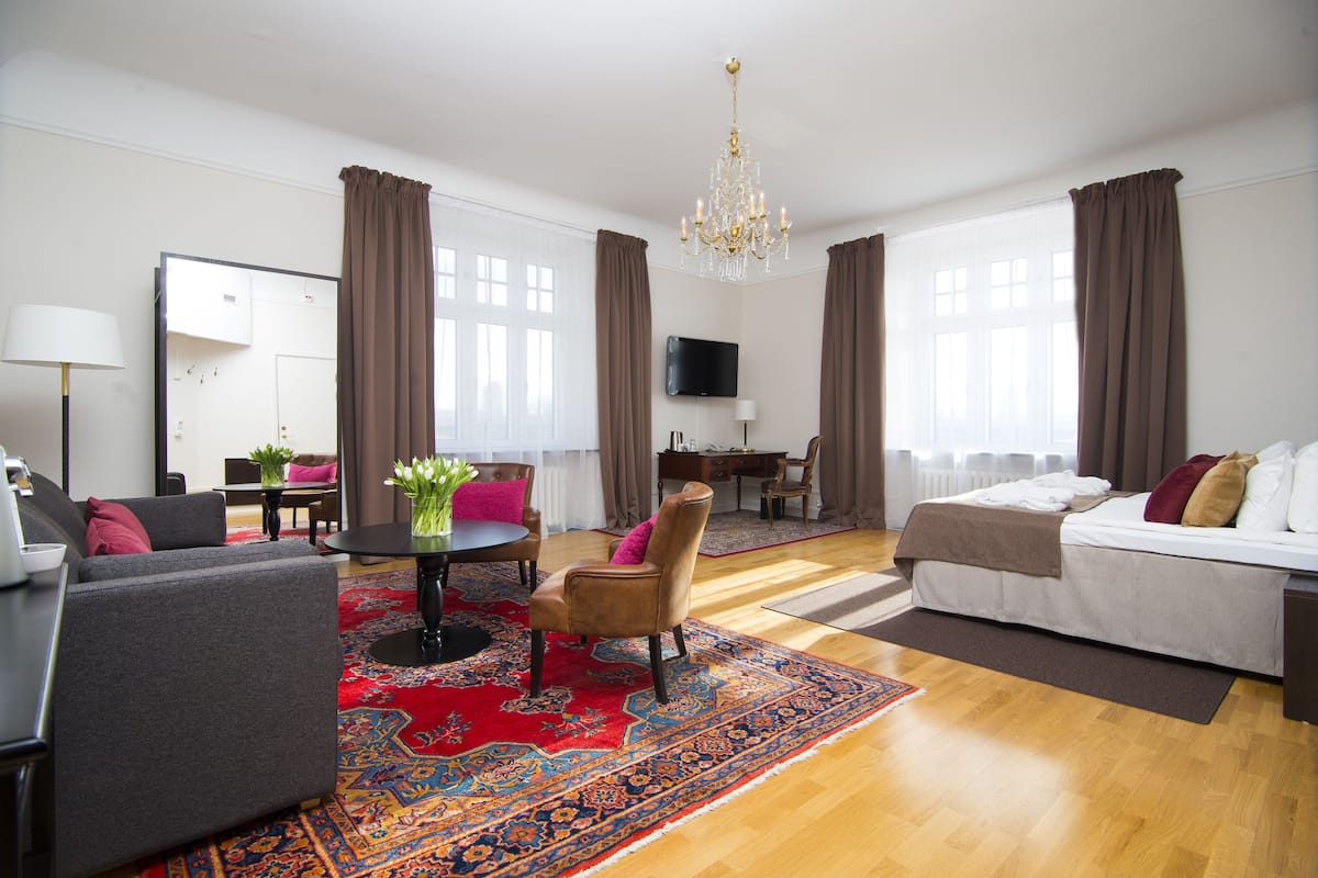 Suite Junior, non fumatori | Con stile personalizzato, con arredamento individuale, lenzuola
