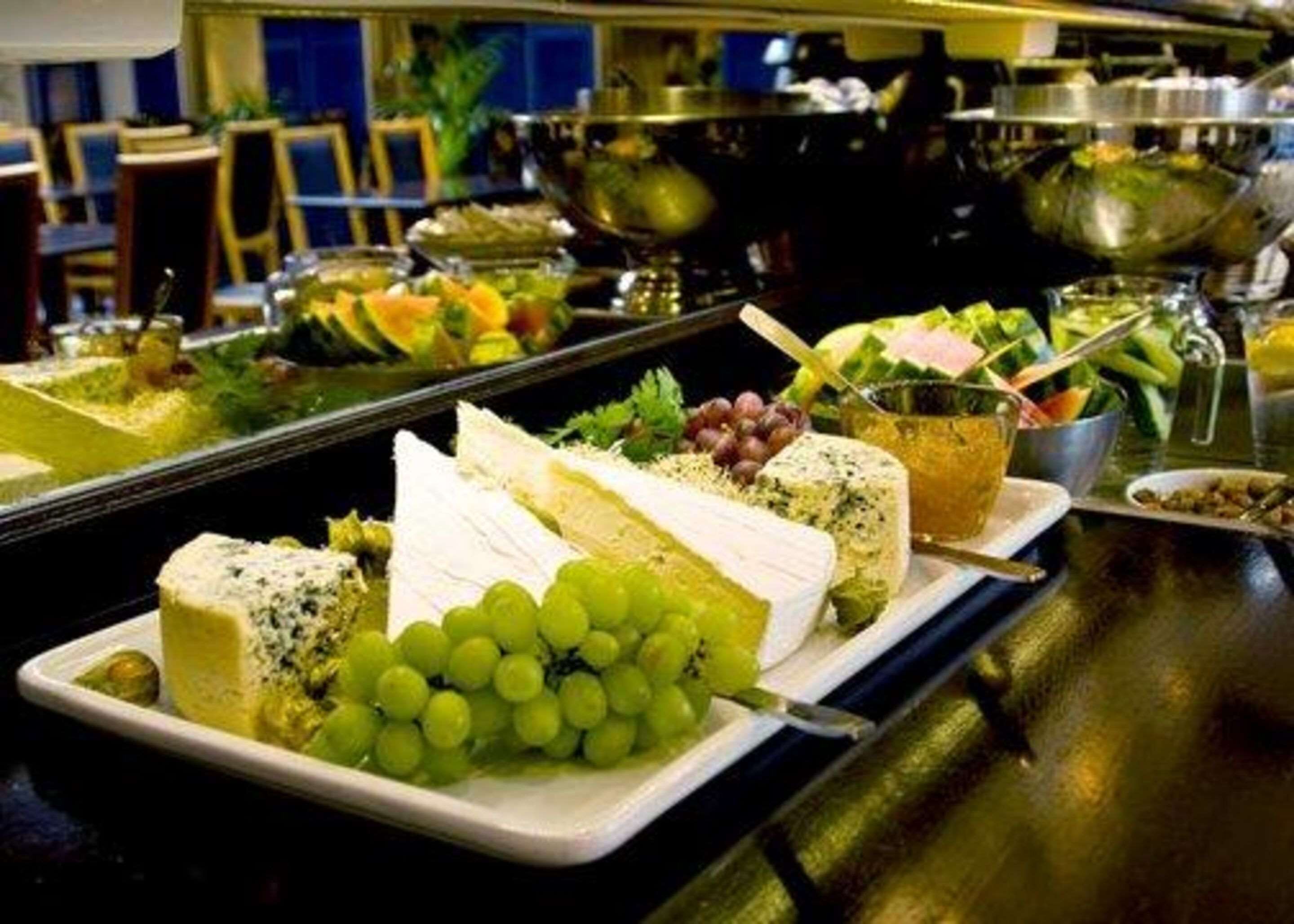 free buffet breakfast