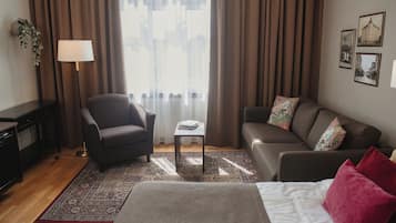 Individually decorated, individually furnished, bed sheets