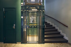 Elevator