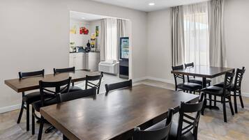 Breakfast area