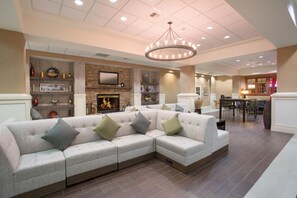 Exterior - Holiday Inn Colorado Springs Airport by IHG (Colorado Springs)