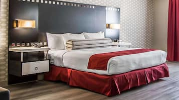 2 bedrooms, down comforters, desk, laptop workspace
