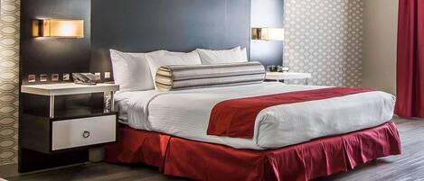 2 bedrooms, down duvets, desk, laptop workspace