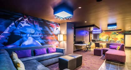 Tilt Hotel Universal-Hollywood, an AGA Collection Hotel