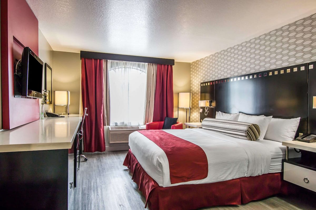 Down comforters, blackout drapes, iron/ironing board, free WiFi