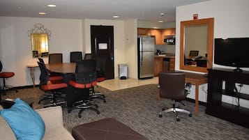 Premium bedding, pillow-top beds, in-room safe, individually furnished
