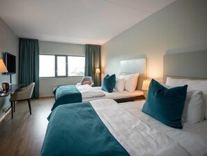 Superior Room, 2 Twin Beds, Non Smoking | Pillowtop beds, desk, cribs/infant beds, bed sheets - Quality Hotel Tonsberg (Tønsberg)