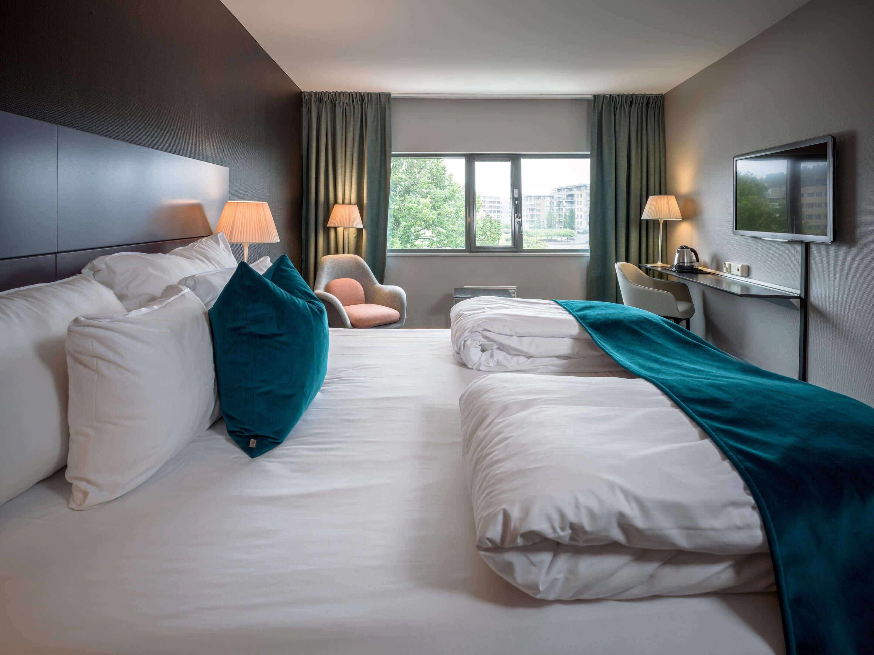 Rom – superior, 1 dobbeltseng, ikke-røyk | Senger med overmadrass, skrivebord, barnesenger og sengetøy