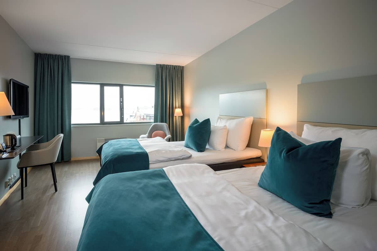 superior room, 2 single beds, non smoking | pillow-top beds, desk, cots/infant beds, bed sheets