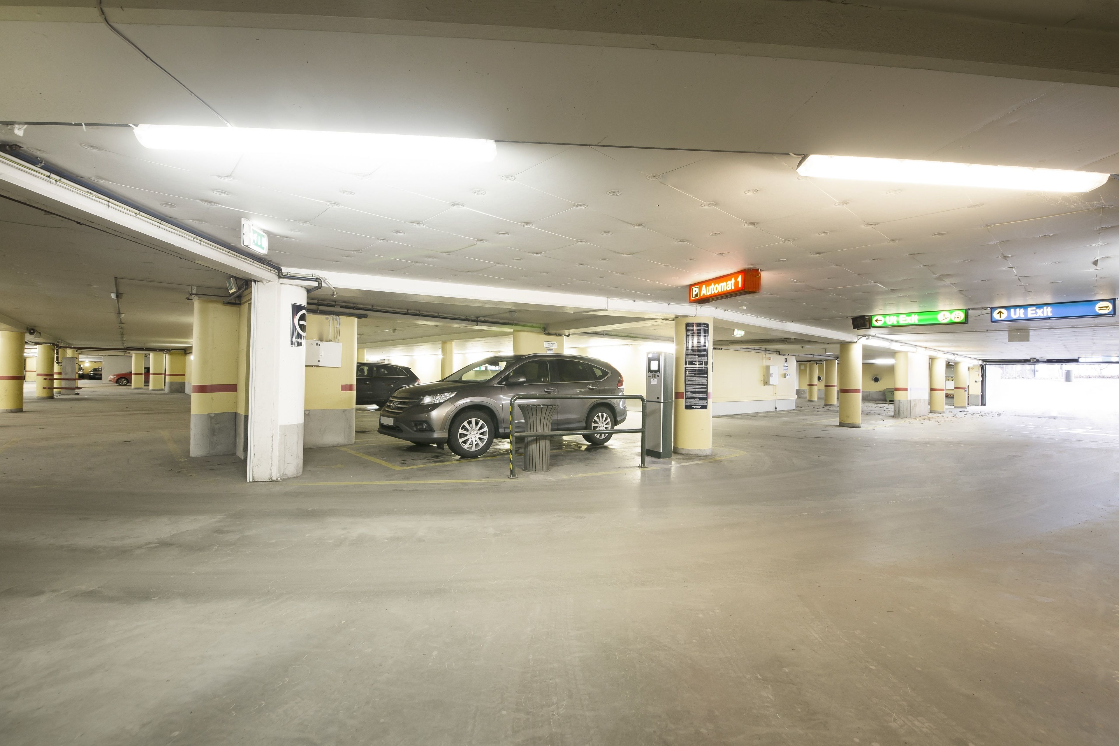 self-parking (surcharge) 350 per night