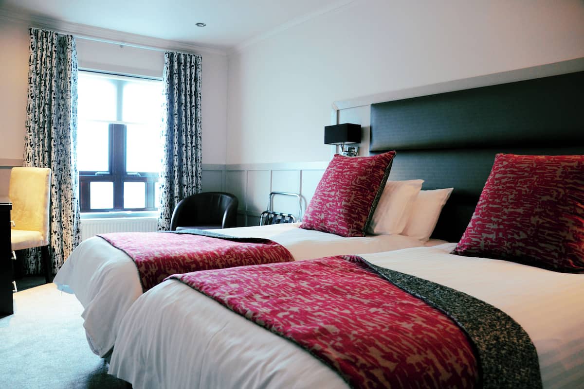 Chambre avec lits jumeaux | 1 chambre, literie de qualité supérieure, bureau