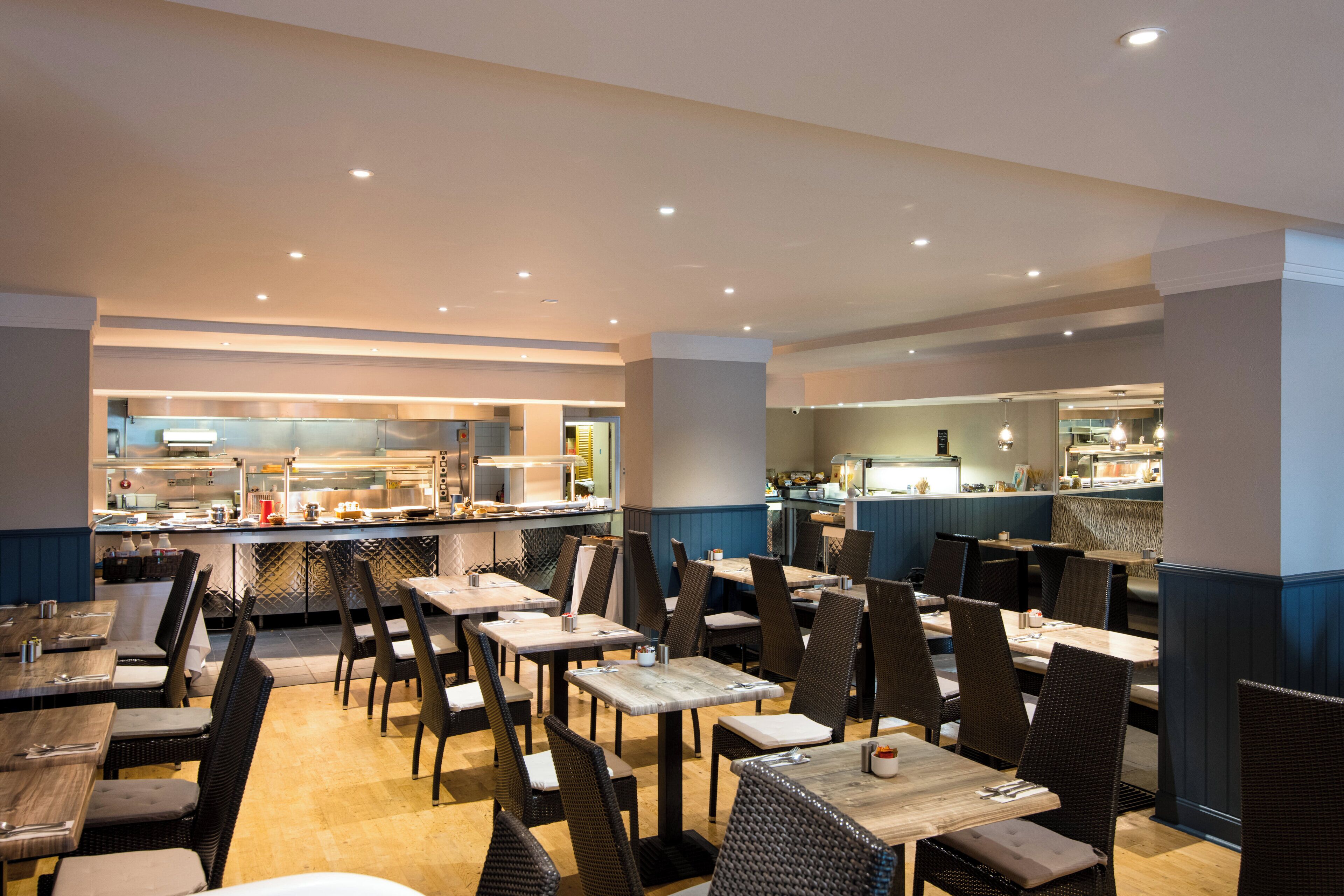 每日供应全套早餐（每人 GBP 16.50）