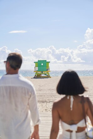 Beach nearby, white sand, sun-loungers, beach umbrellas