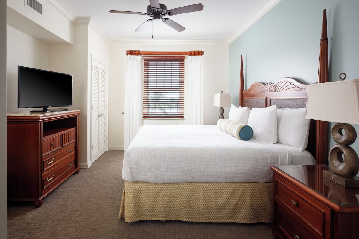 in-room safe, iron/ironing board, free wifi, bed sheets