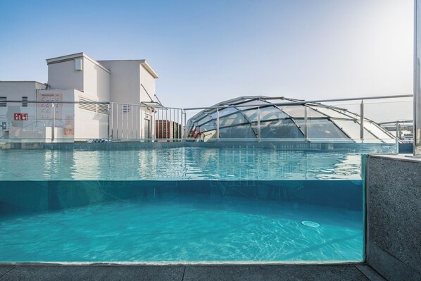 Outdoor pool, sun loungers