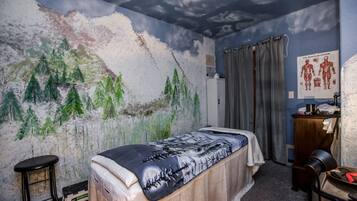 Masajes con piedras calientes y masajes de tejido profundo