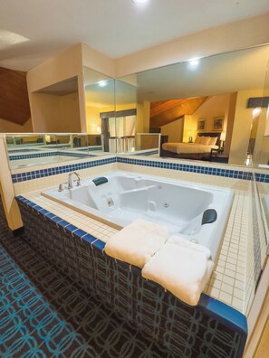 Executive Suite, 1 King Bed, Non Smoking | Pillowtop beds, desk, iron/ironing board, free cribs/infant beds - Baymont by Wyndham Howell/Brighton (Howell)