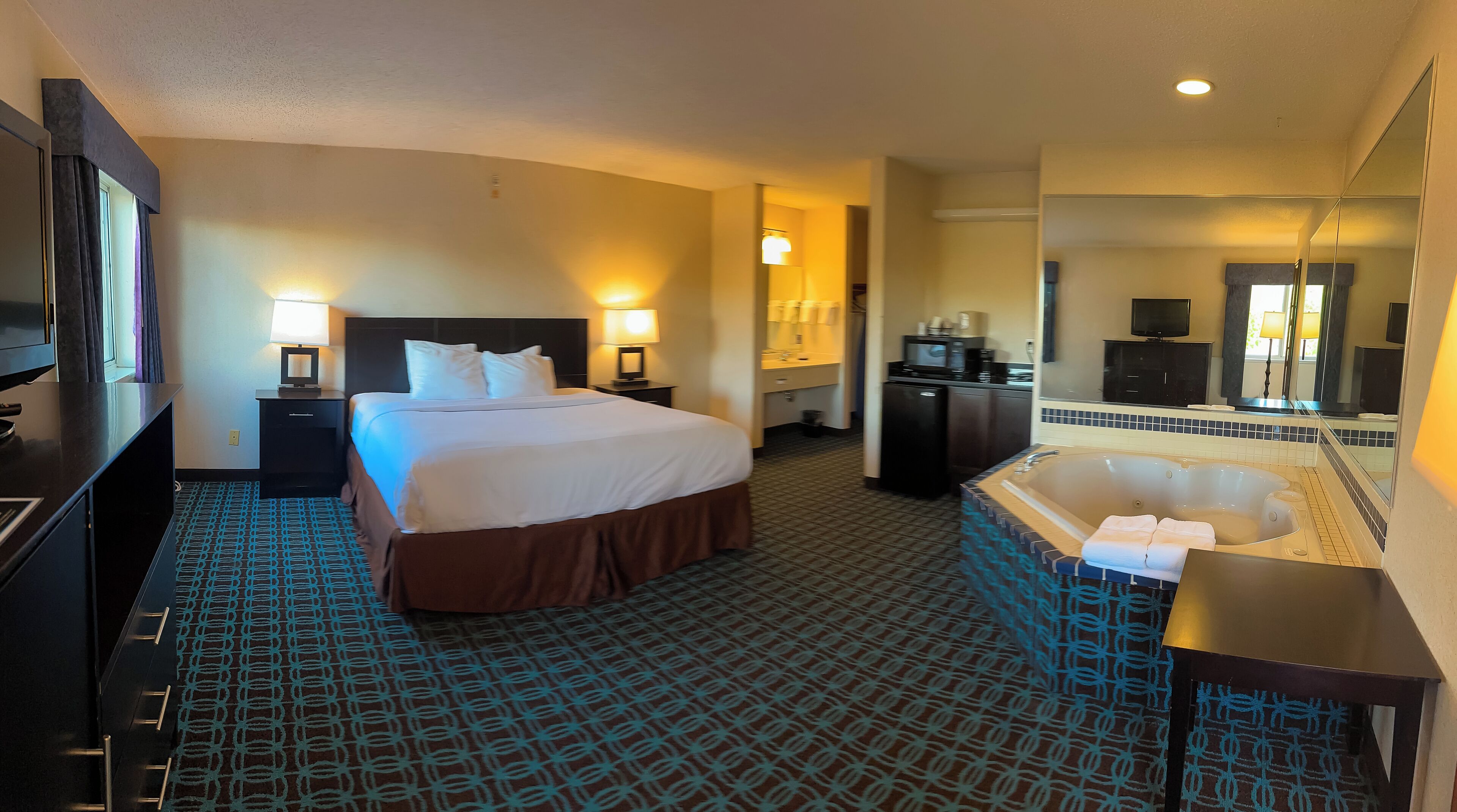 Suite, 1 King Bed, Non Smoking | Pillowtop beds, desk, iron/ironing board, free cribs/infant beds