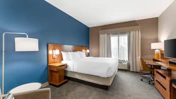 Standard Room, 1 King Bed, Non Smoking (Soaking Tub) | Pillowtop beds, individually decorated, individually furnished, desk