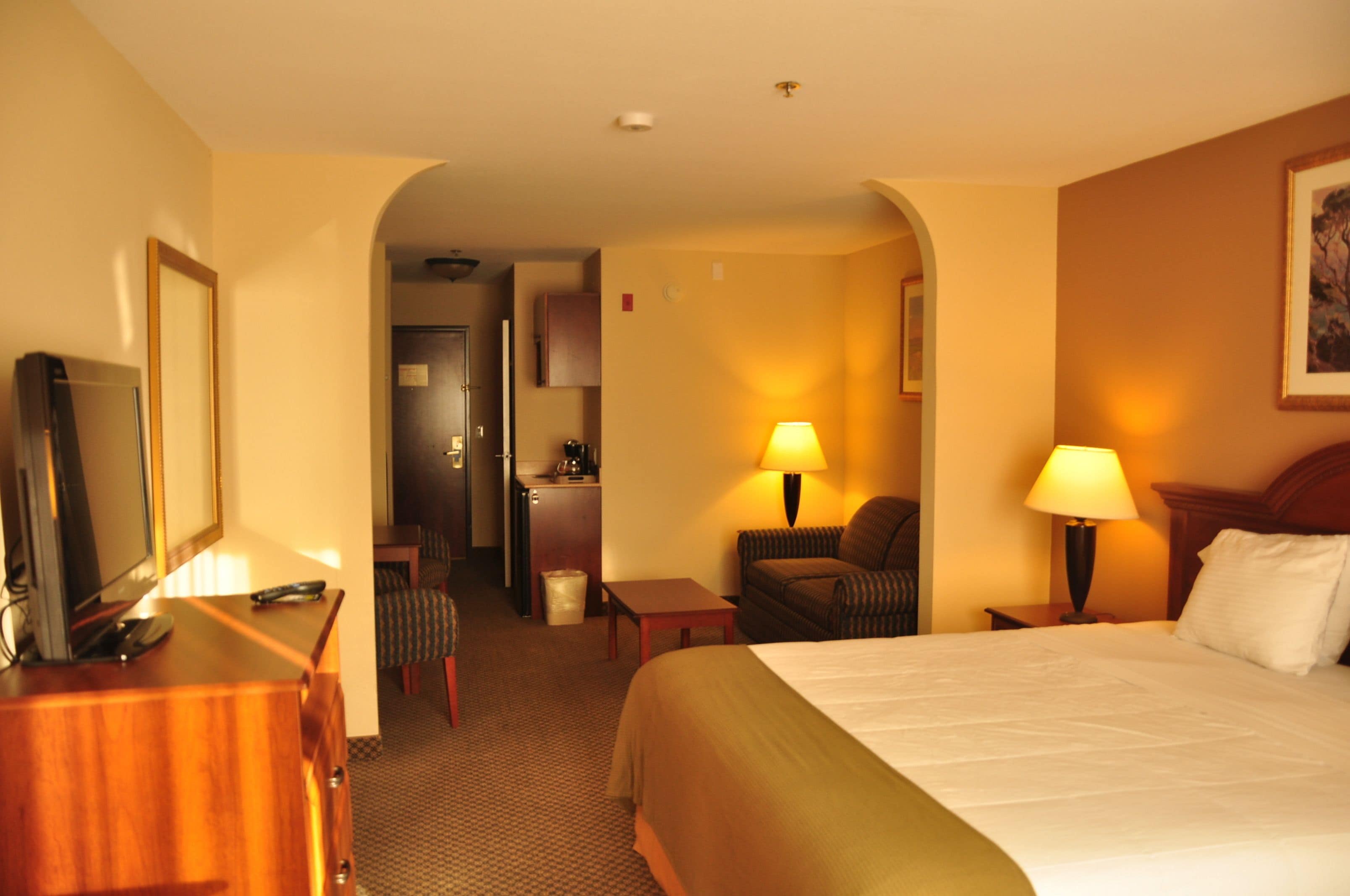 Desk, blackout drapes, iron/ironing board, free WiFi