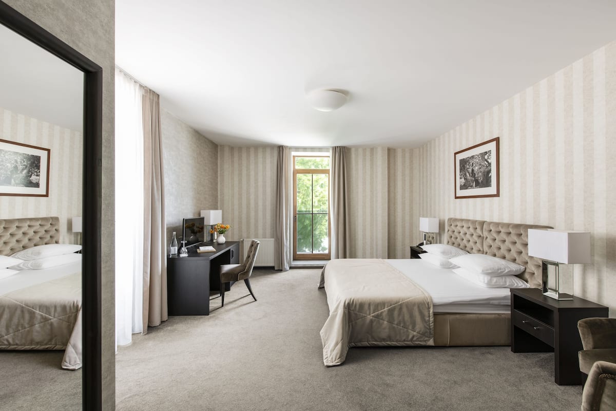 1 bedroom, minibar, in-room safe, desk
