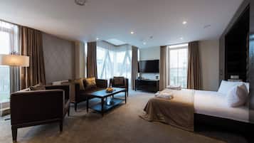 1 bedroom, minibar, in-room safe, desk