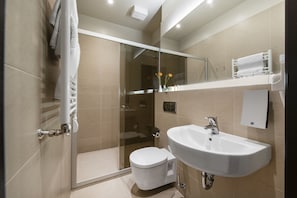 Free toiletries, hair dryer, towels, soap - Amberton Cathedral Square Hotel Vilnius (Vilnius)