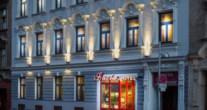 Lucia Hotel