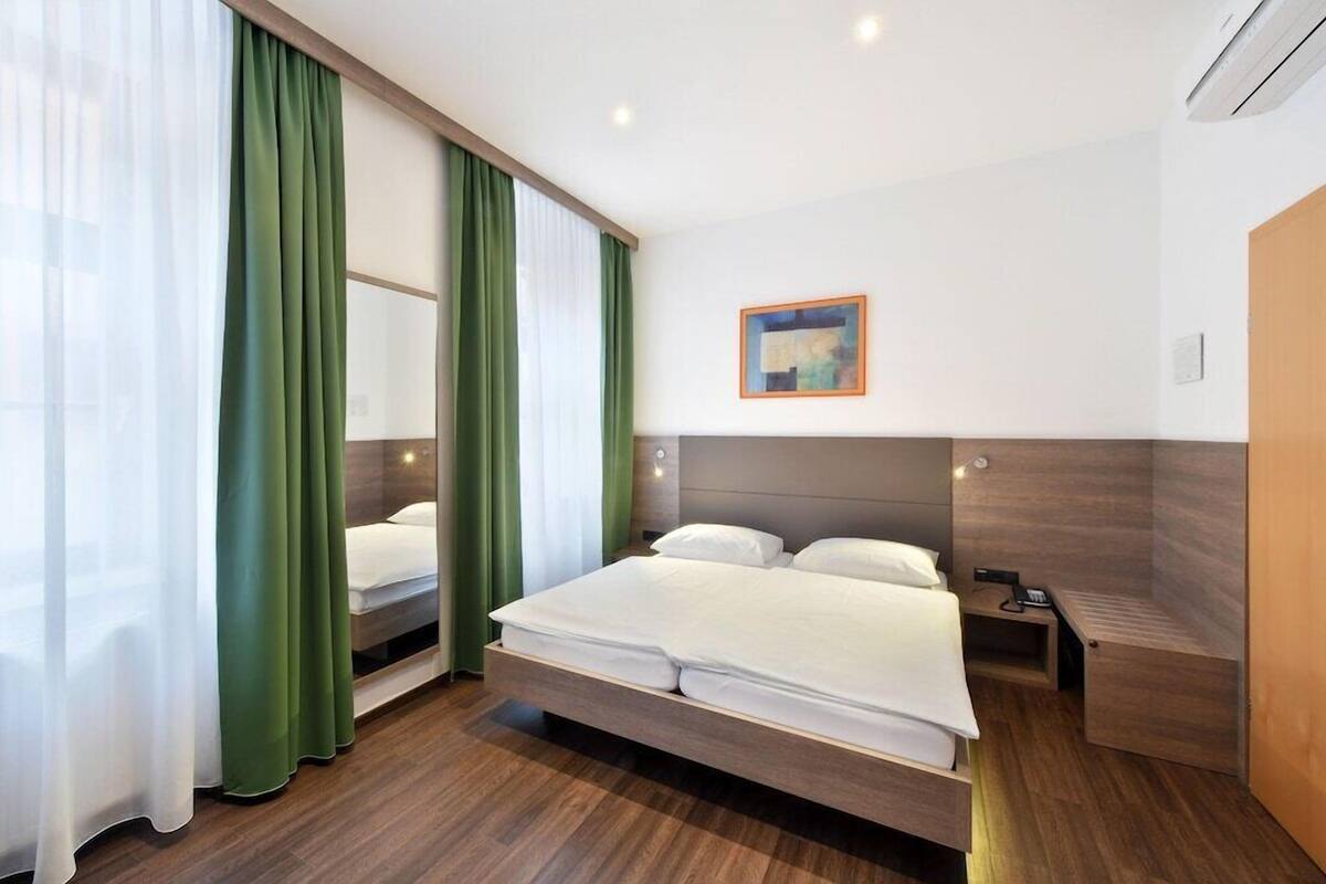 Luxe beddengoed, een kluis op de kamer, individueel gedecoreerd