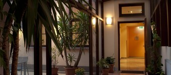 Lucia Hotel